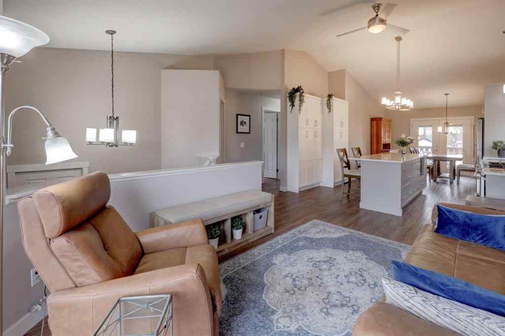 MLS® # A2270683 - 33 Willowbrook Crescent NW in Willowbrook Airdrie, Residential Open Houses