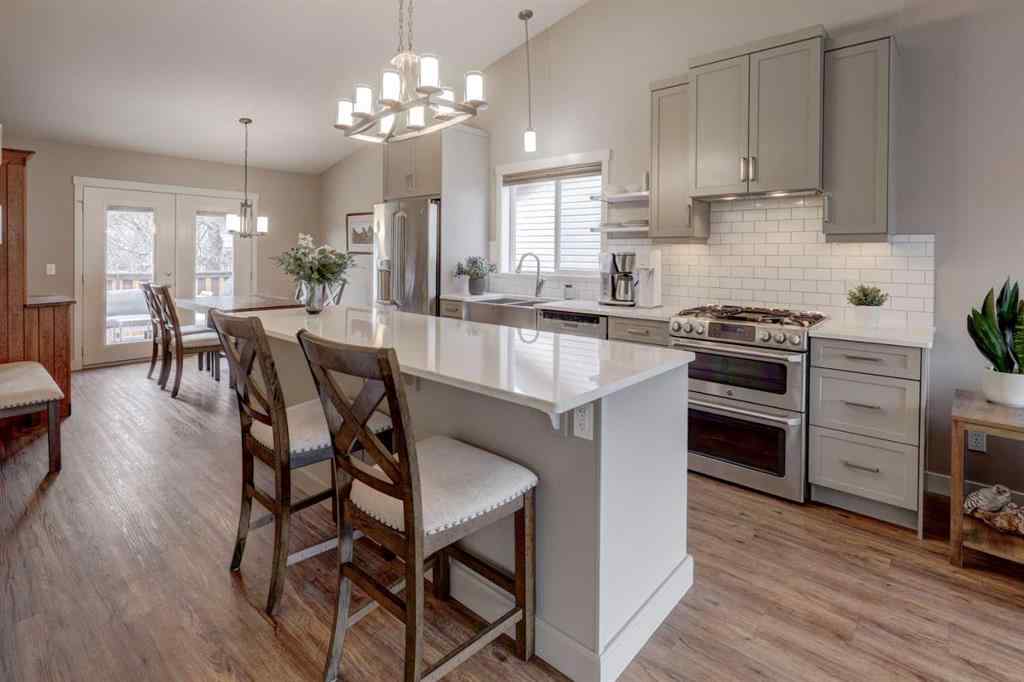 MLS® # A2270683 - 33 Willowbrook Crescent NW in Willowbrook Airdrie, Residential Open Houses