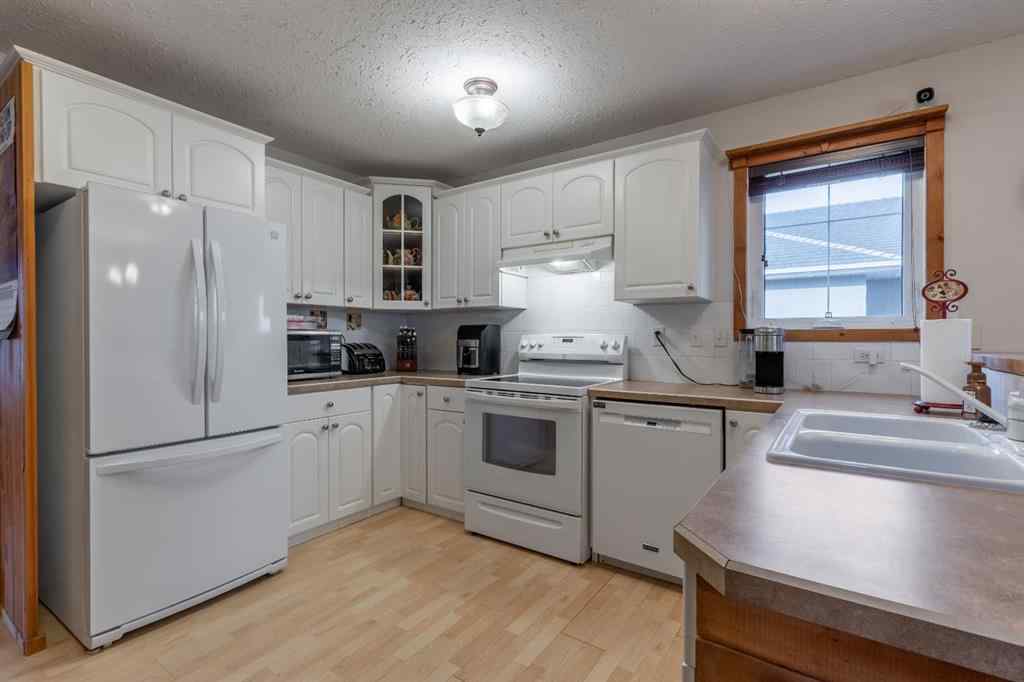 MLS&reg; # A2270687 - 583 8 Avenue W in NONE Cardston, Residential Open Houses