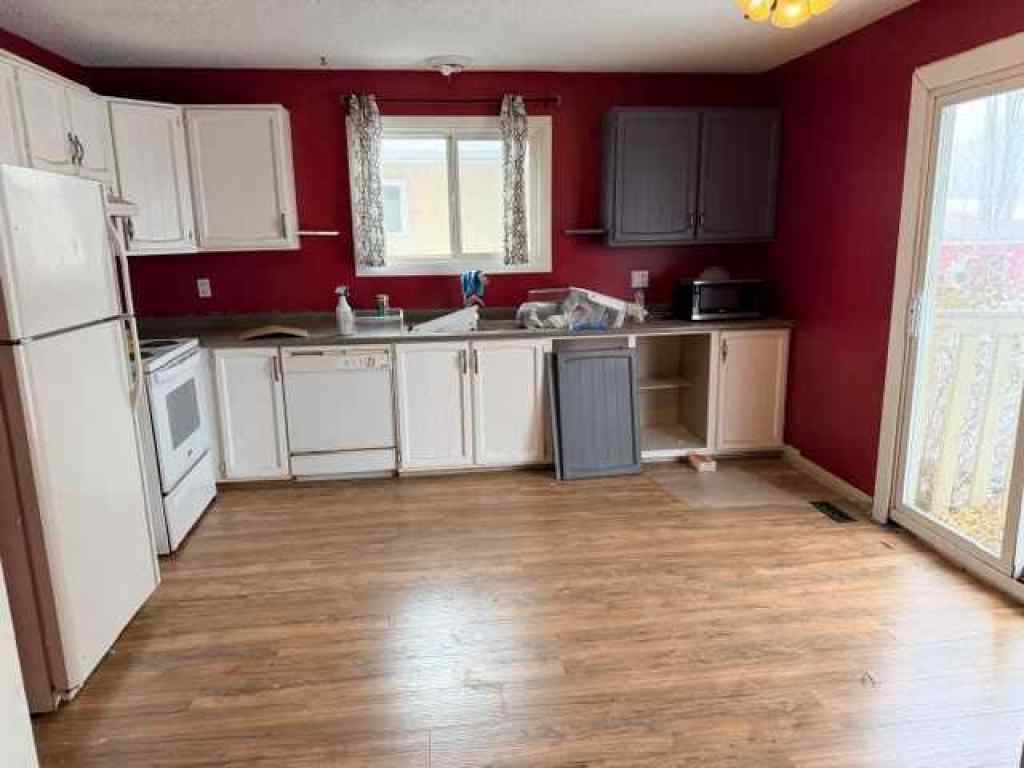 MLS&reg; # A2270690 - 14 Eagle Road  in Fairway Heights Lacombe, Residential Open Houses