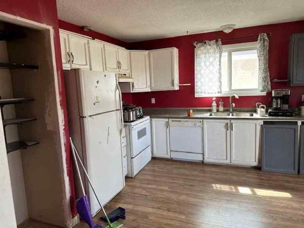 MLS&reg; # A2270690 - 14 Eagle Road  in Fairway Heights Lacombe, Residential Open Houses