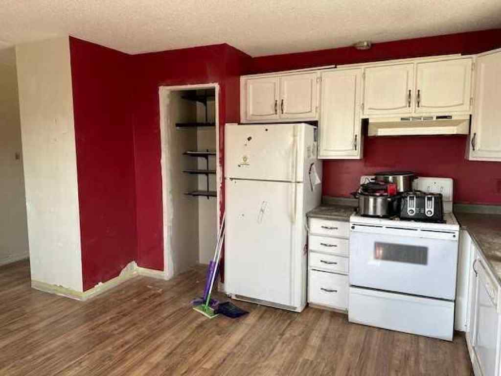 MLS&reg; # A2270690 - 14 Eagle Road  in Fairway Heights Lacombe, Residential Open Houses