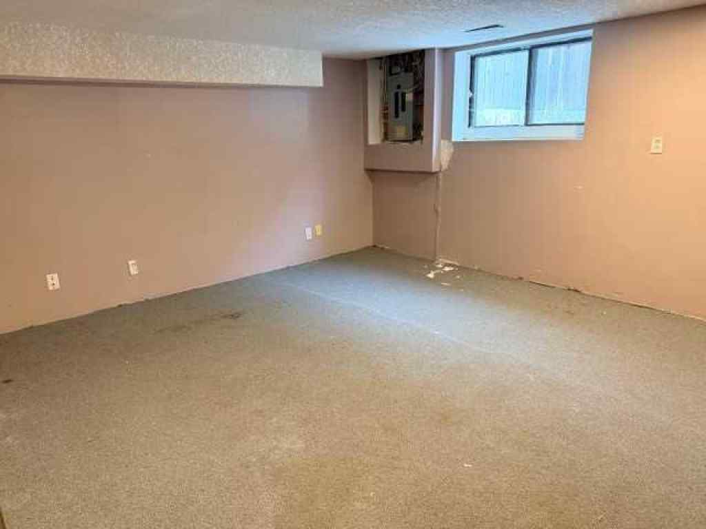 MLS&reg; # A2270690 - 14 Eagle Road  in Fairway Heights Lacombe, Residential Open Houses