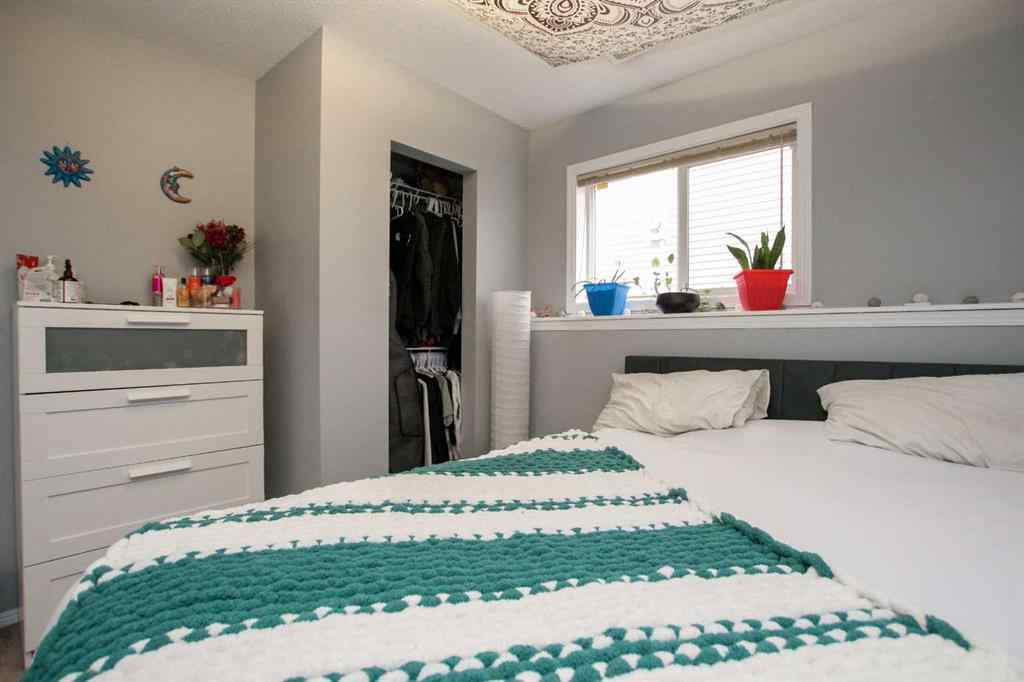 MLS&reg; # A2270692 - 56 Kentwood Drive  in Kingsgate Red Deer, Residential Open Houses