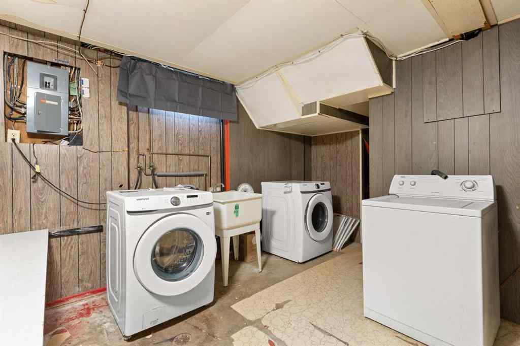 MLS&reg; # A2270693 - 898 13 Street NE in Northeast Crescent Heights Medicine Hat, Residential Open Houses