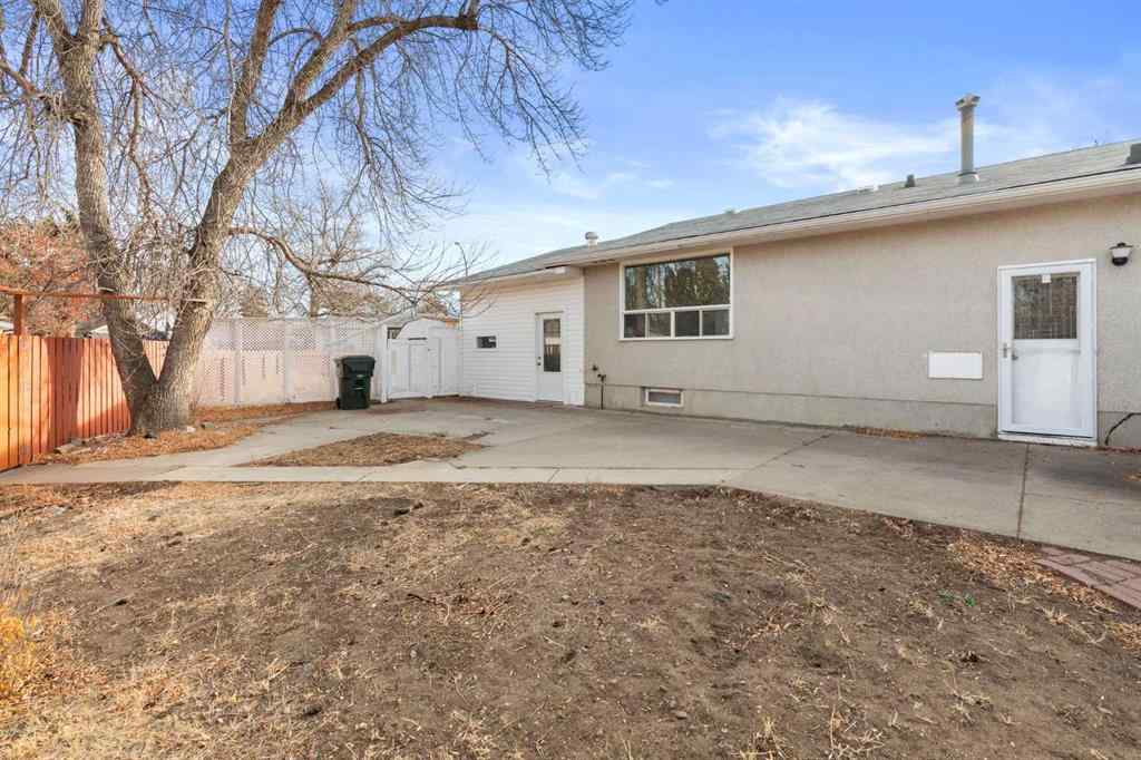 MLS&reg; # A2270693 - 898 13 Street NE in Northeast Crescent Heights Medicine Hat, Residential Open Houses