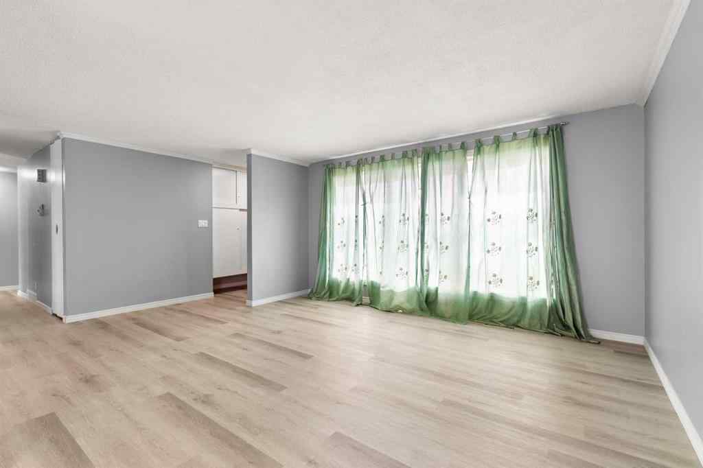 MLS&reg; # A2270693 - 898 13 Street NE in Northeast Crescent Heights Medicine Hat, Residential Open Houses