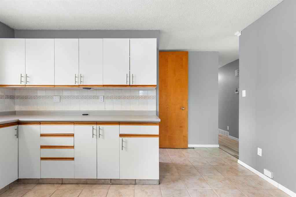 MLS&reg; # A2270693 - 898 13 Street NE in Northeast Crescent Heights Medicine Hat, Residential Open Houses