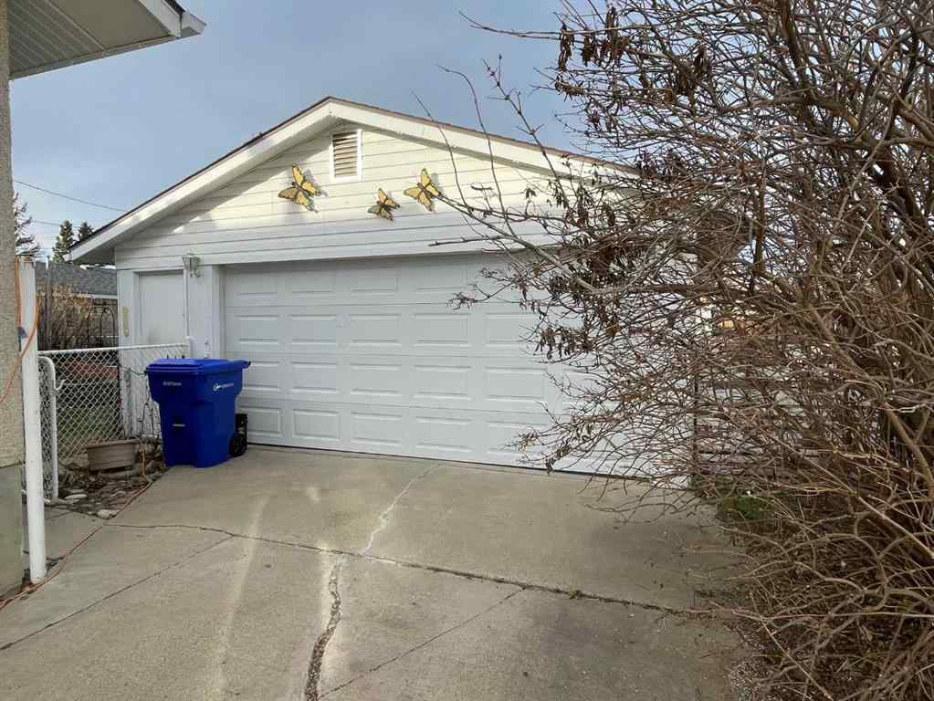 MLS&reg; # A2270694 - 524 51 Avenue W in NONE Claresholm, Residential Open Houses