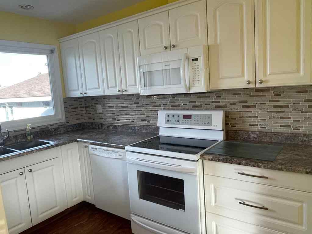 MLS&reg; # A2270694 - 524 51 Avenue W in NONE Claresholm, Residential Open Houses