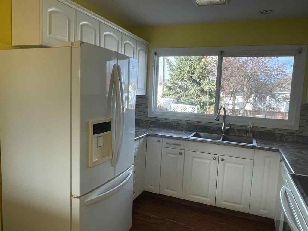 MLS&reg; # A2270694 - 524 51 Avenue W in NONE Claresholm, Residential Open Houses