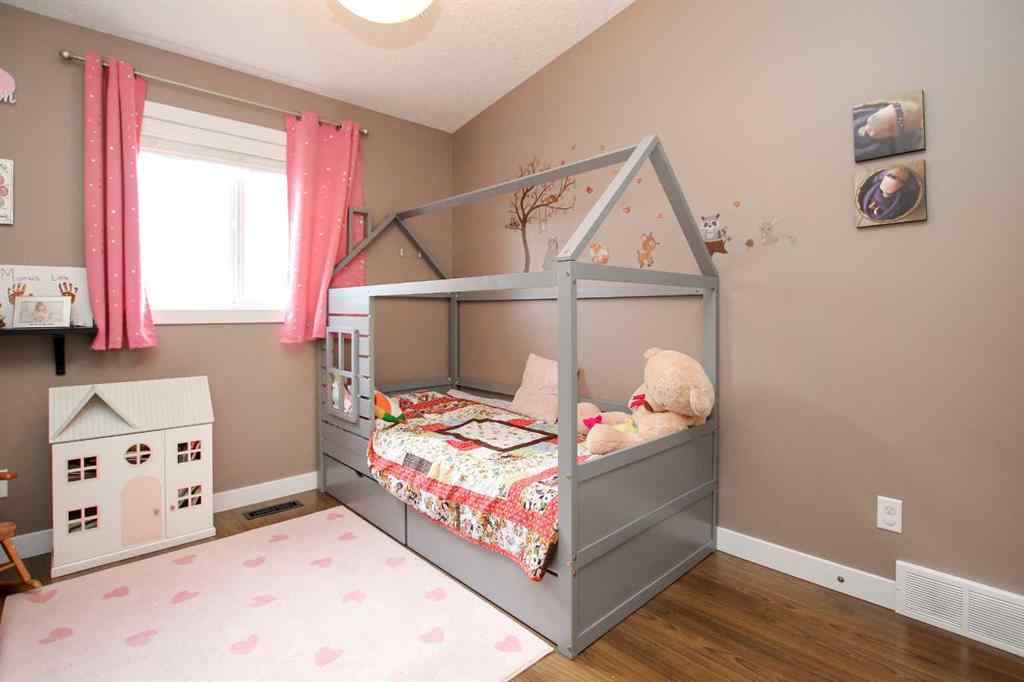 MLS&reg; # A2270715 - 5825 Panorama Drive  in Panorama Estates Blackfalds, Residential Open Houses