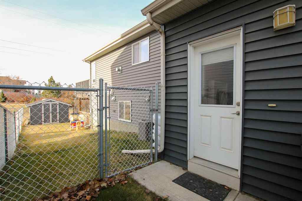 MLS&reg; # A2270715 - 5825 Panorama Drive  in Panorama Estates Blackfalds, Residential Open Houses