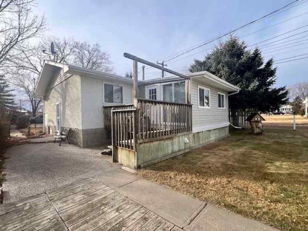 MLS&reg; # A2270717 - 4913 47 Avenue  in Forestburg Forestburg, Residential Open Houses