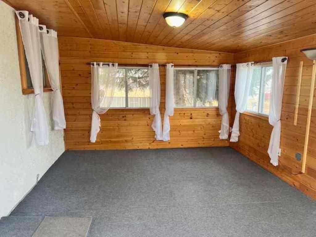 MLS&reg; # A2270717 - 4913 47 Avenue  in Forestburg Forestburg, Residential Open Houses