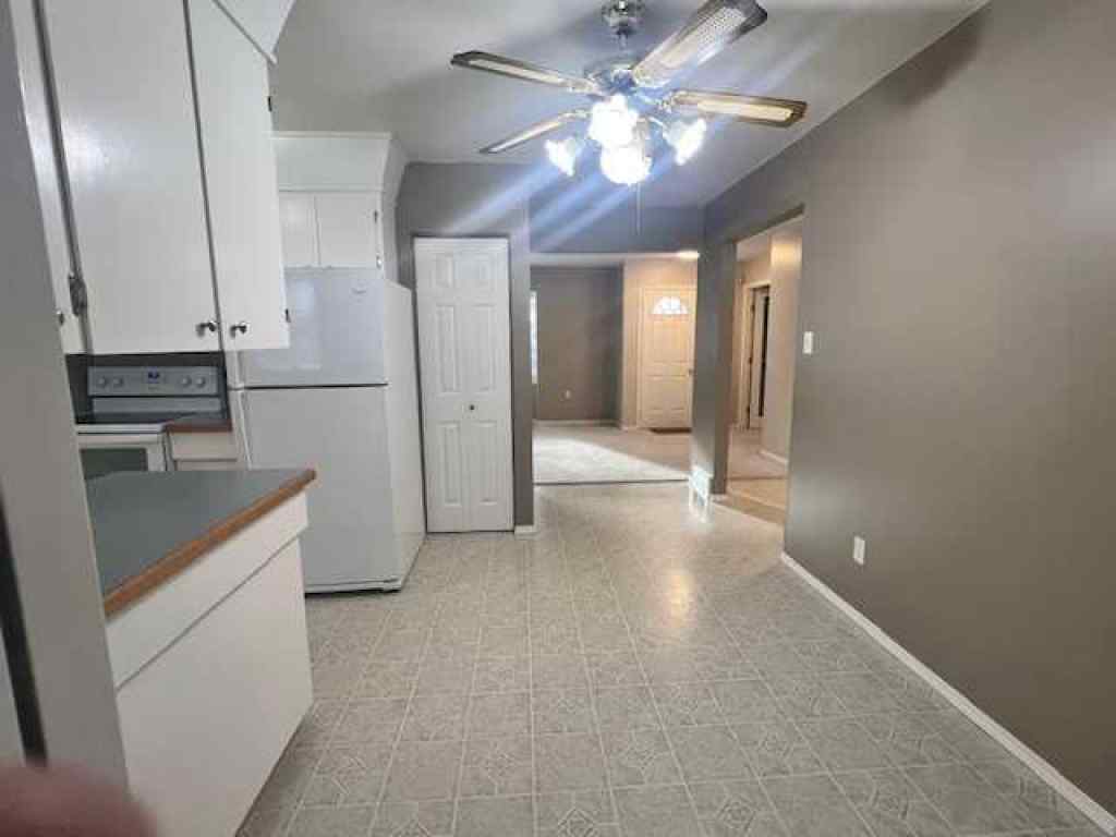 MLS&reg; # A2270717 - 4913 47 Avenue  in Forestburg Forestburg, Residential Open Houses