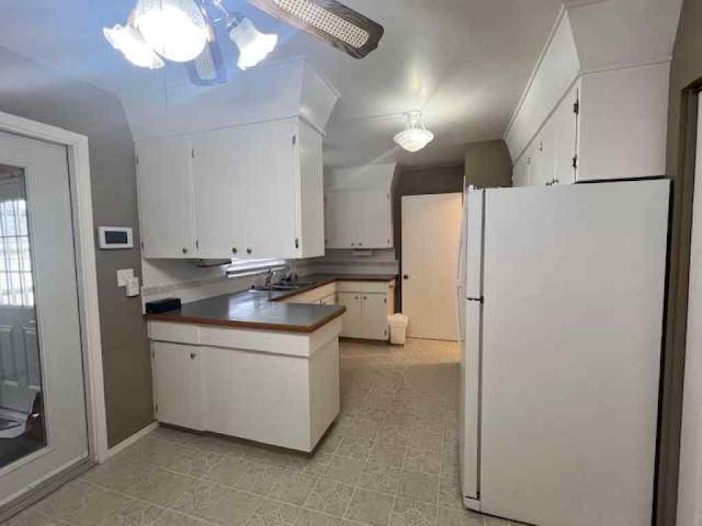 MLS&reg; # A2270717 - 4913 47 Avenue  in Forestburg Forestburg, Residential Open Houses