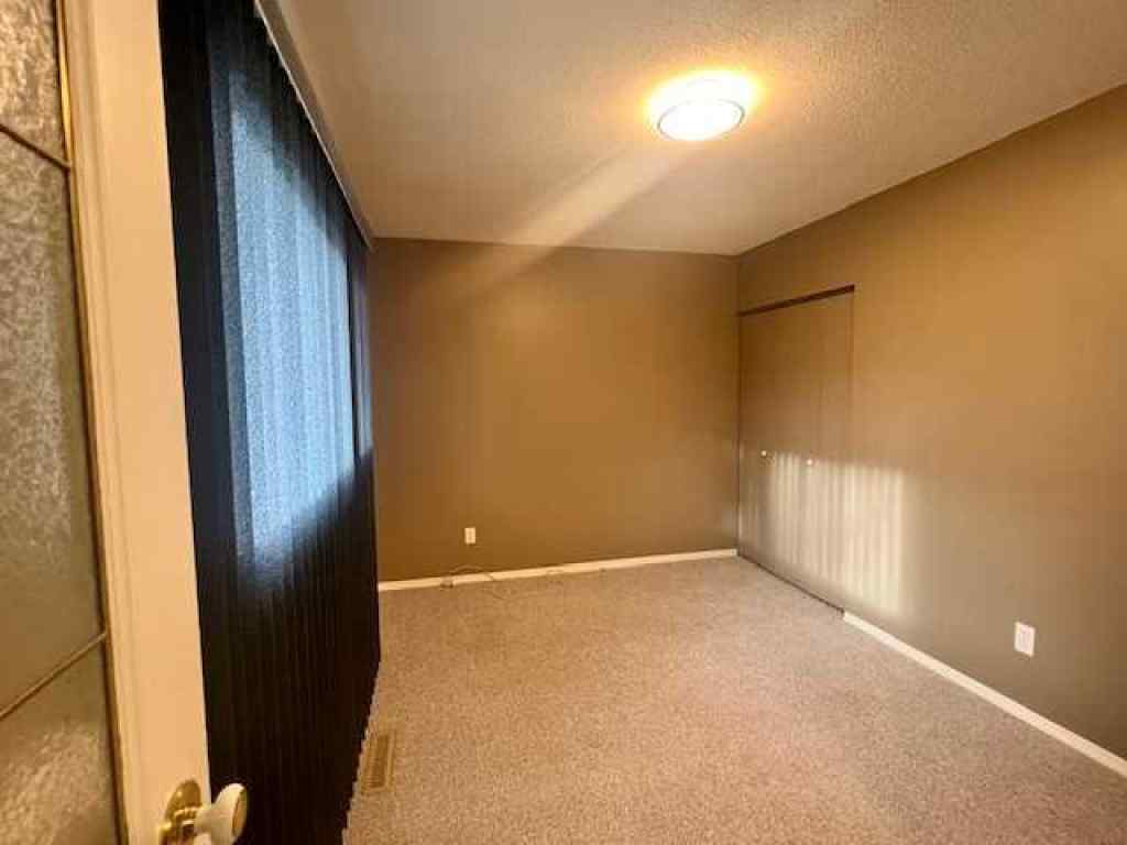 MLS&reg; # A2270717 - 4913 47 Avenue  in Forestburg Forestburg, Residential Open Houses