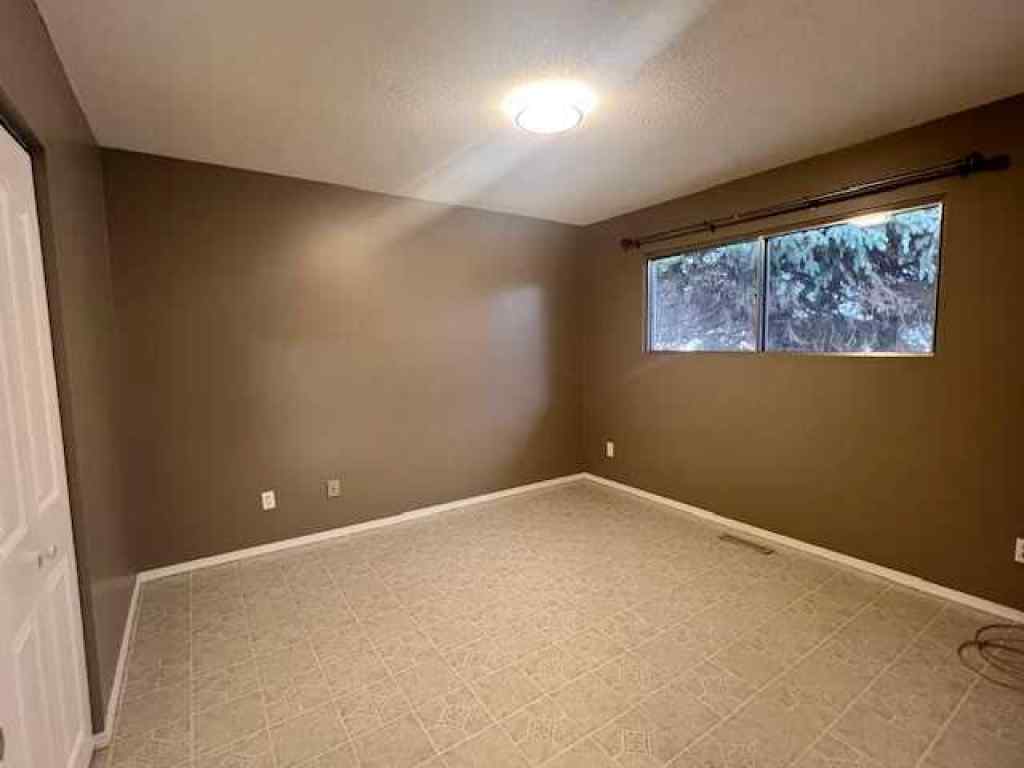 MLS&reg; # A2270717 - 4913 47 Avenue  in Forestburg Forestburg, Residential Open Houses