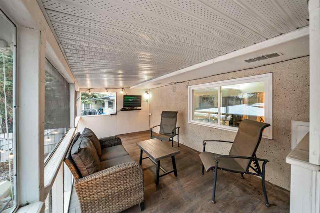 MLS&reg; # A2270743 - 3251 Bearspaw Drive NW in Brentwood Calgary, Residential Open Houses