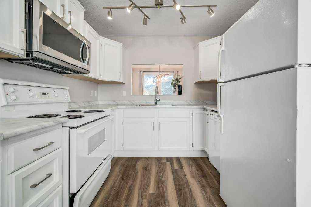 MLS® # A2270754 - Unit #24 2210 Oakmoor Drive SW in Palliser Calgary, Residential Open Houses