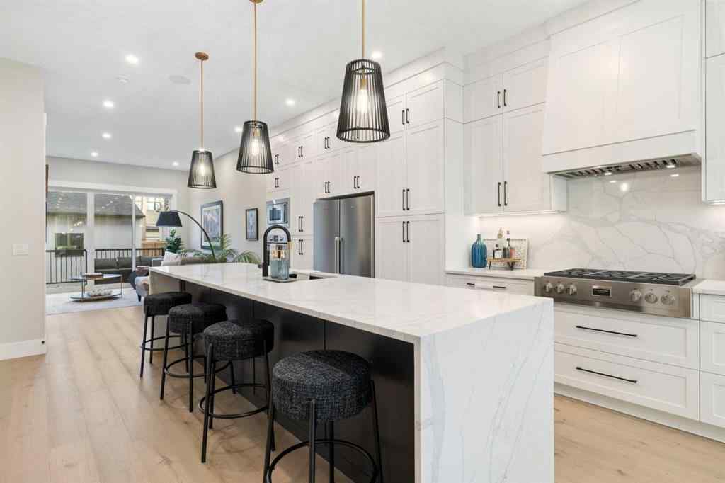 MLS&reg; # A2270777 - 2414 35 Street SW in Killarney/Glengarry Calgary, Residential Open Houses