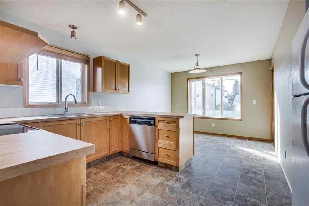 MLS&reg; # A2270783 - 4613 55 Avenue  in NONE Bentley, Residential Open Houses