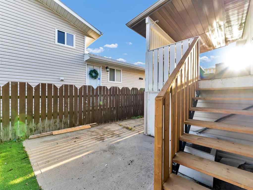 MLS&reg; # A2270796 - 25 Rossmere Avenue SE in Ross Glen Medicine Hat, Residential Open Houses