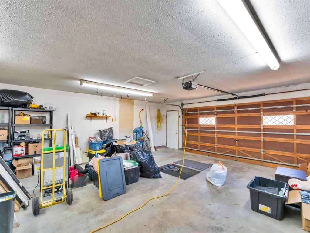 MLS&reg; # A2270796 - 25 Rossmere Avenue SE in Ross Glen Medicine Hat, Residential Open Houses