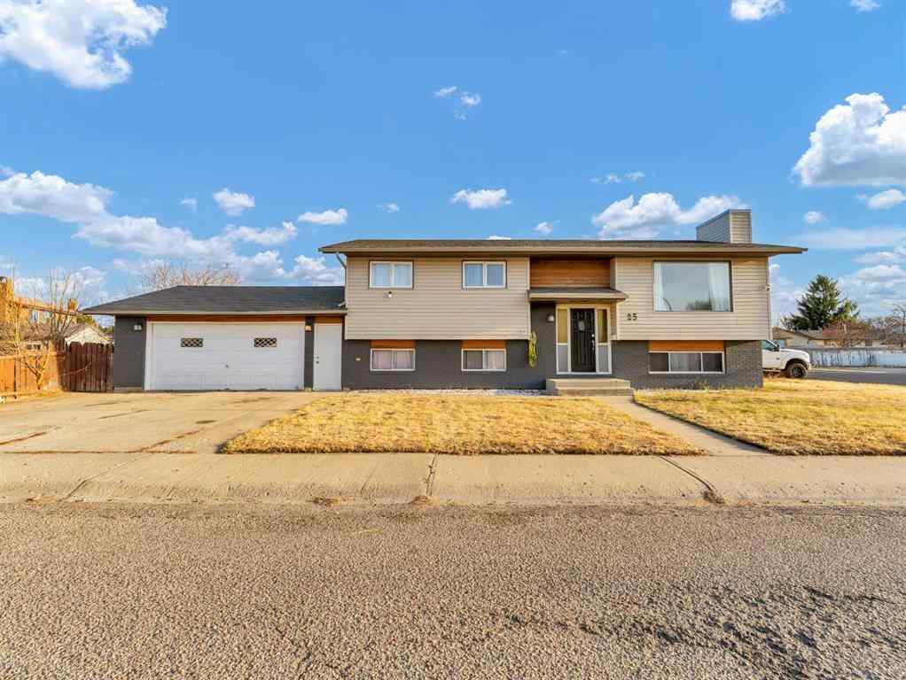 MLS&reg; # A2270796 - 25 Rossmere Avenue SE in Ross Glen Medicine Hat, Residential Open Houses