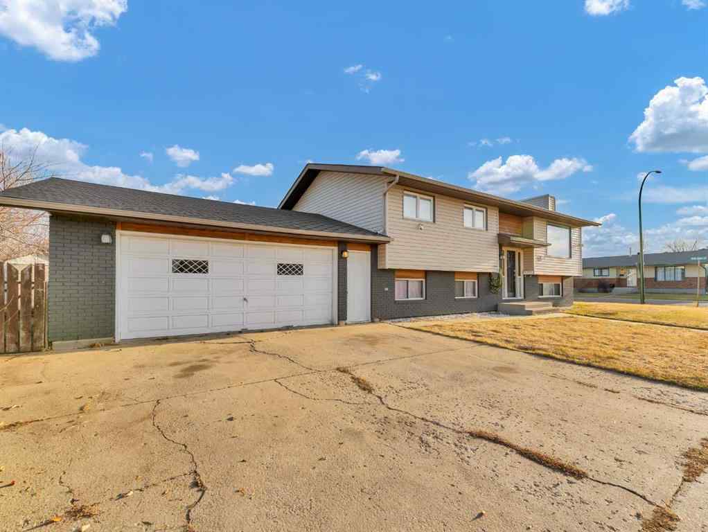 MLS&reg; # A2270796 - 25 Rossmere Avenue SE in Ross Glen Medicine Hat, Residential Open Houses