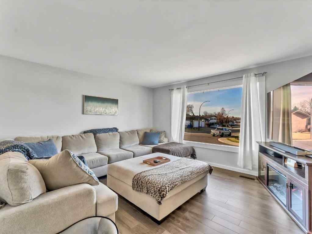 MLS&reg; # A2270796 - 25 Rossmere Avenue SE in Ross Glen Medicine Hat, Residential Open Houses