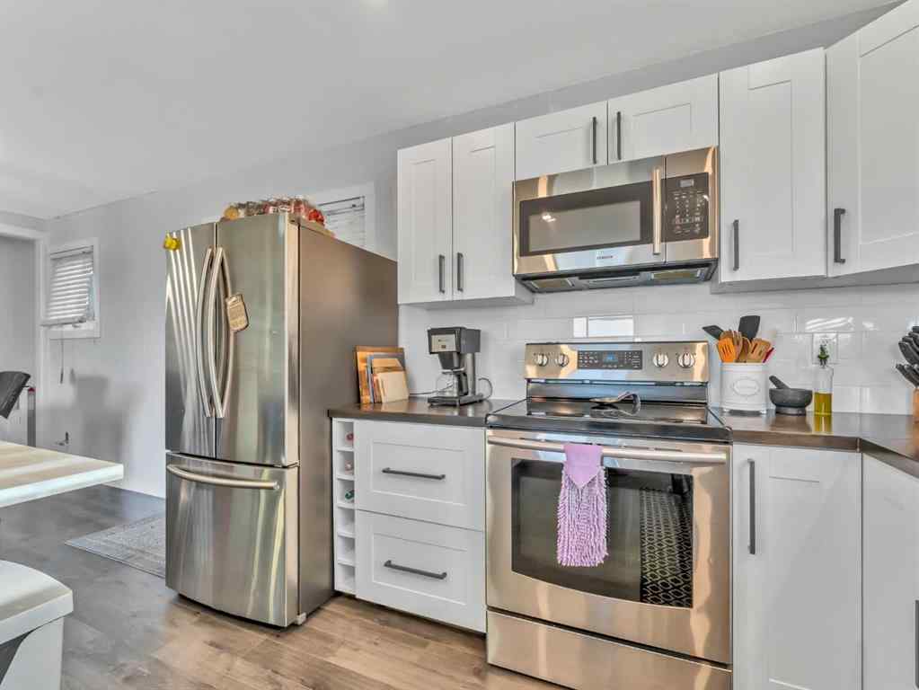 MLS&reg; # A2270796 - 25 Rossmere Avenue SE in Ross Glen Medicine Hat, Residential Open Houses