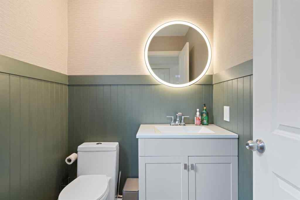 MLS® A2270807 - 53 Riverside Crescent SE in Riverbend Calgary, Residential