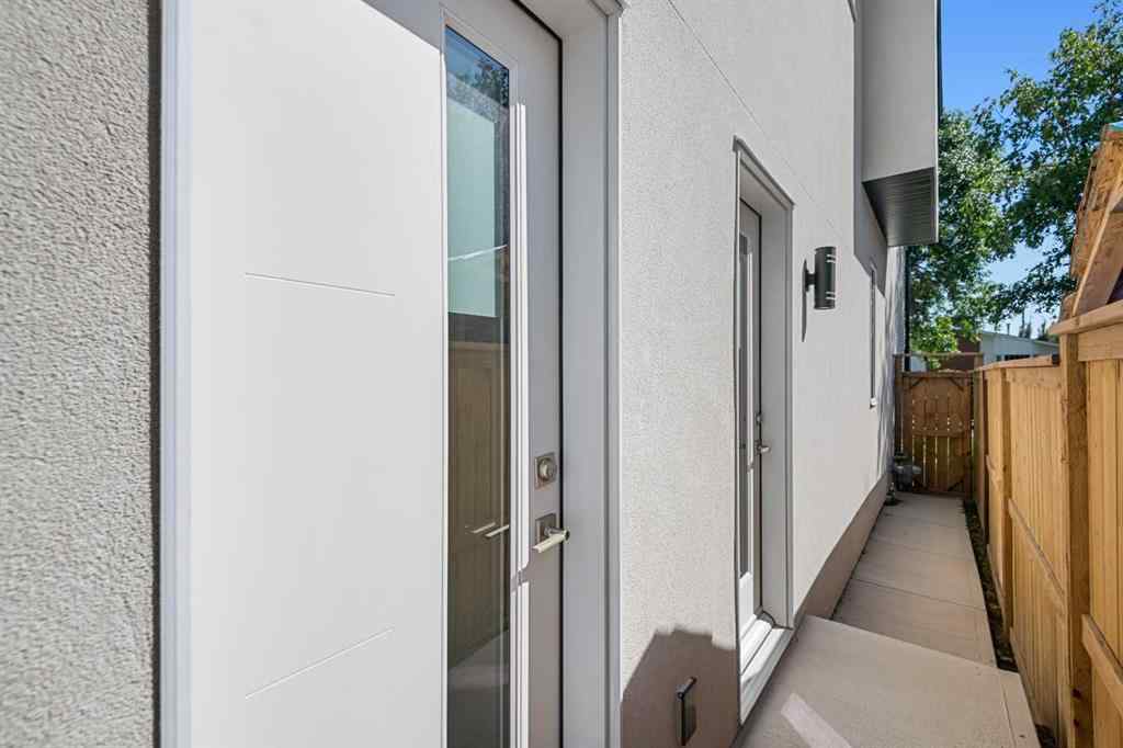 MLS® A2270808 - 2126B 52 Avenue SW in North Glenmore Park Calgary, Residential