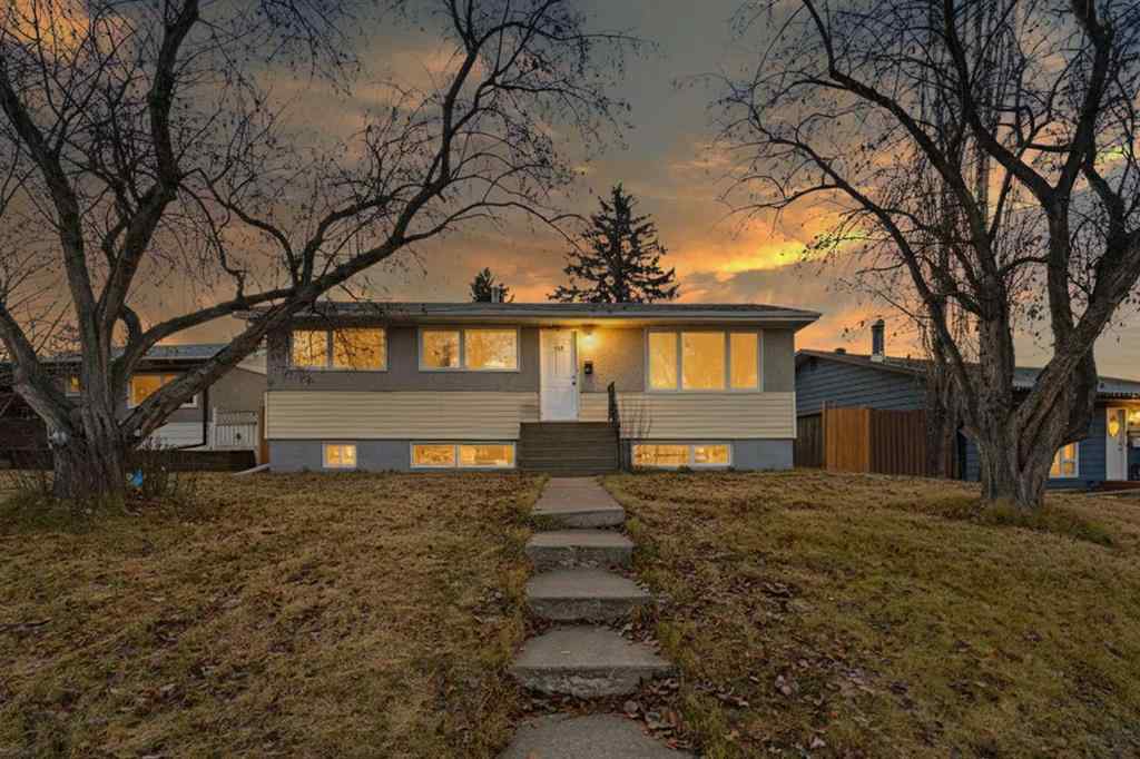 MLS&reg; # A2270811 - 5833 41 Street Crescent  in West Park Red Deer, Residential Open Houses