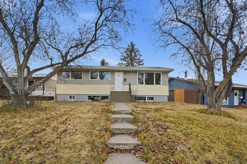 MLS&reg; # A2270811 - 5833 41 Street Crescent  in West Park Red Deer, Residential Open Houses