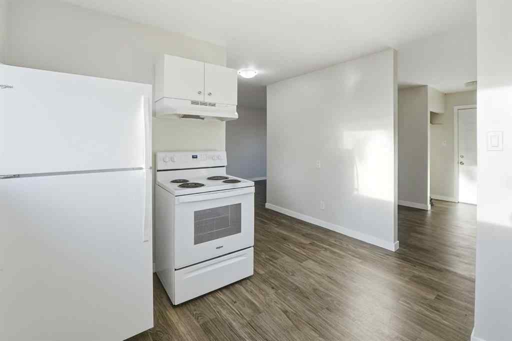 MLS&reg; # A2270811 - 5833 41 Street Crescent  in West Park Red Deer, Residential Open Houses