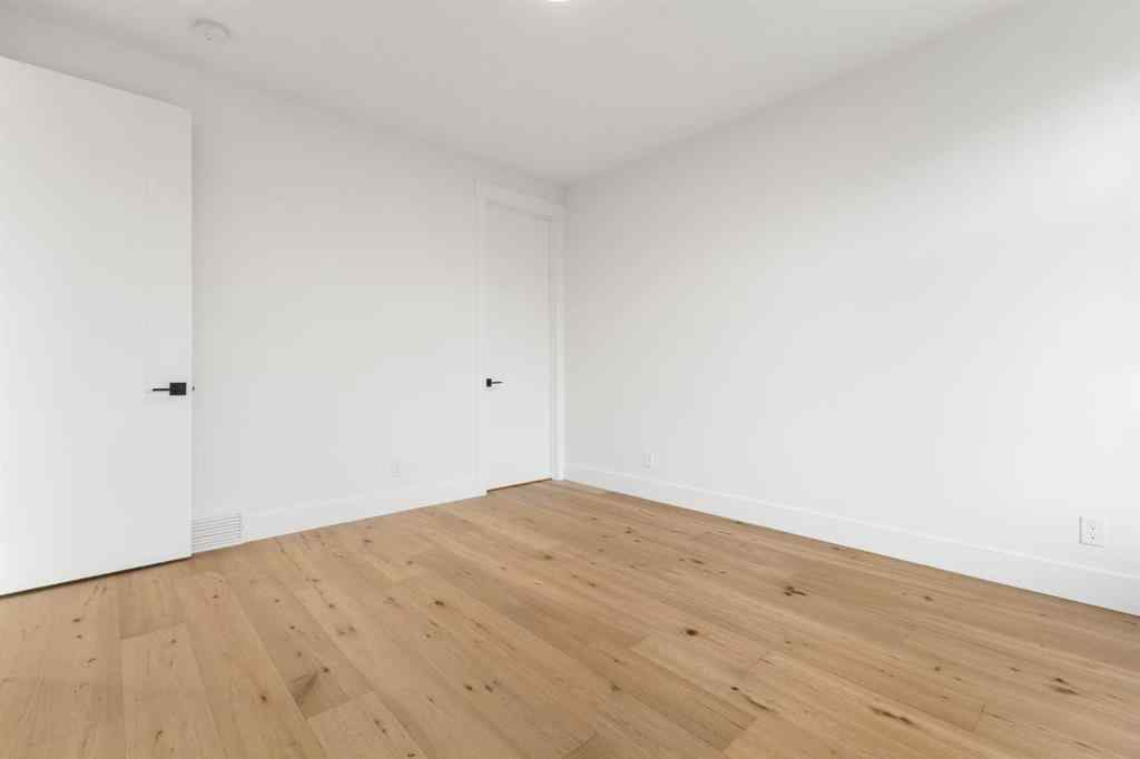 MLS® A2270822 - 725 18 Avenue NW in Mount Pleasant Calgary, Residential