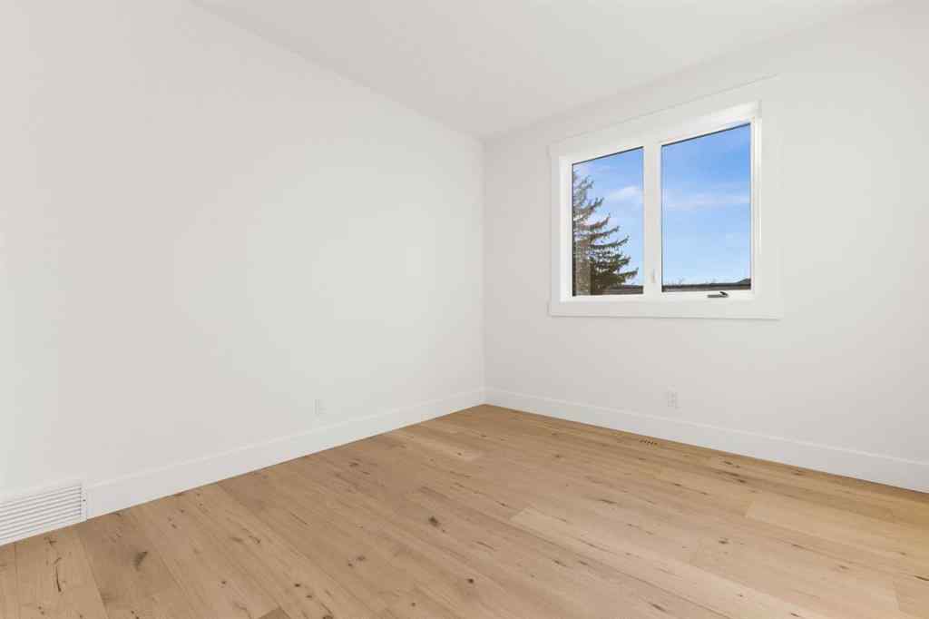 MLS® A2270822 - 725 18 Avenue NW in Mount Pleasant Calgary, Residential