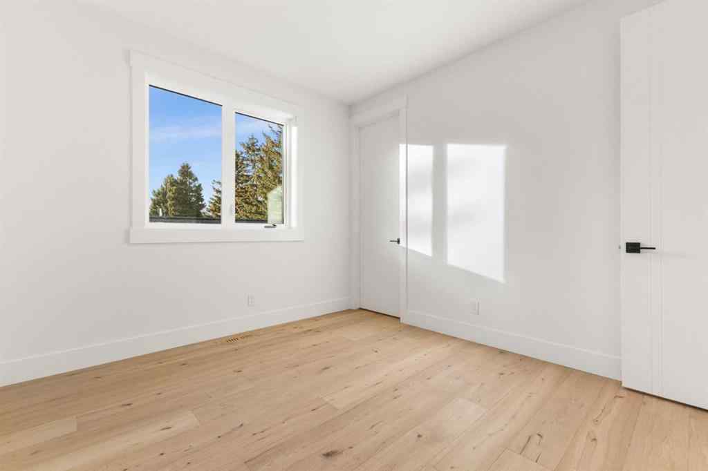 MLS® A2270822 - 725 18 Avenue NW in Mount Pleasant Calgary, Residential