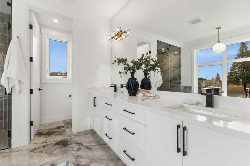 MLS® A2270822 - 725 18 Avenue NW in Mount Pleasant Calgary, Residential