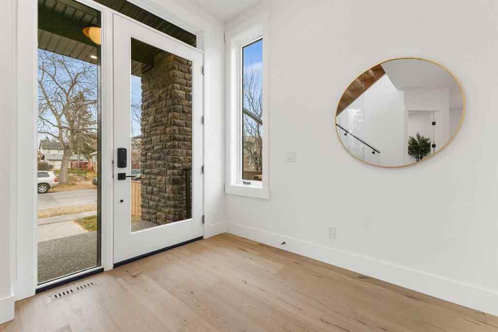 MLS® A2270822 - 725 18 Avenue NW in Mount Pleasant Calgary, Residential