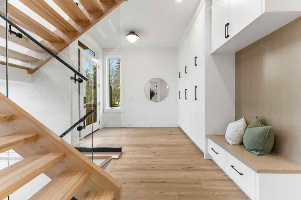 MLS® A2270822 - 725 18 Avenue NW in Mount Pleasant Calgary, Residential