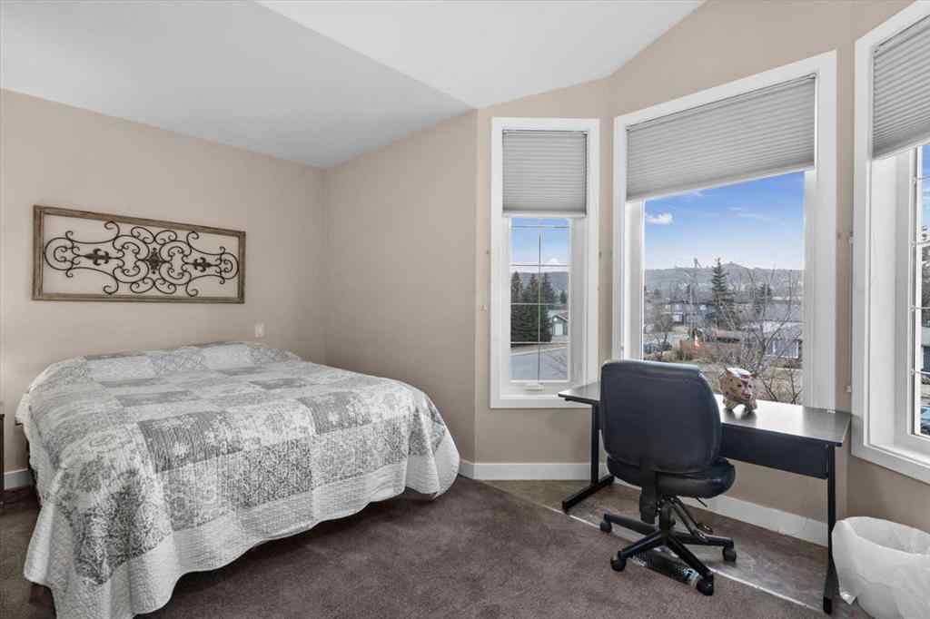 MLS® # A2270830 - 4504 70 Street NW in Bowness Calgary, Residential Open Houses