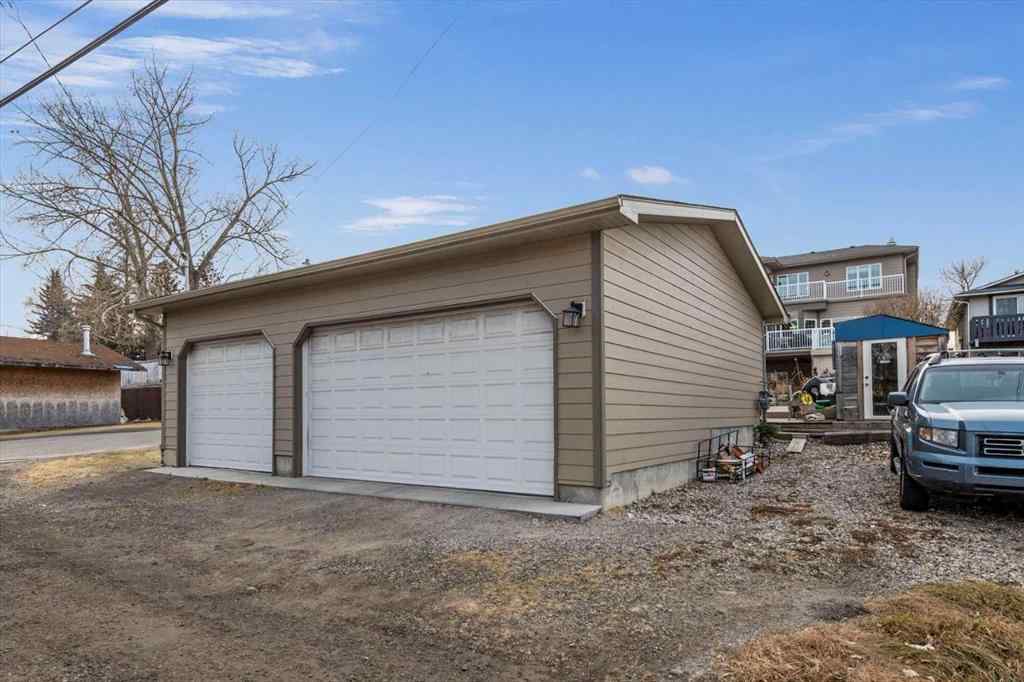 MLS® # A2270830 - 4504 70 Street NW in Bowness Calgary, Residential Open Houses