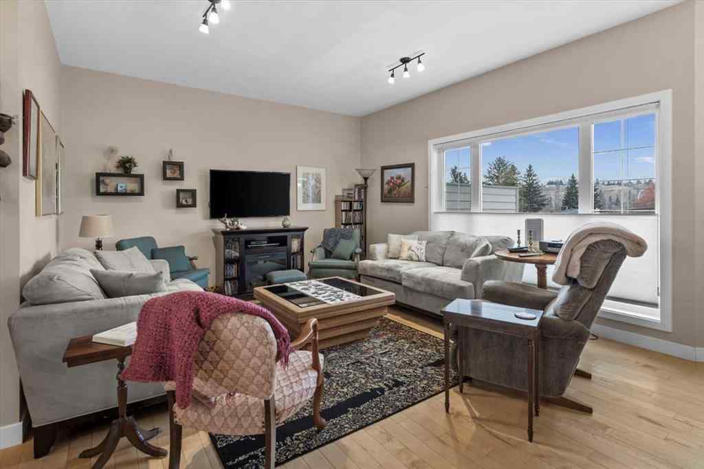 MLS® # A2270830 - 4504 70 Street NW in Bowness Calgary, Residential Open Houses