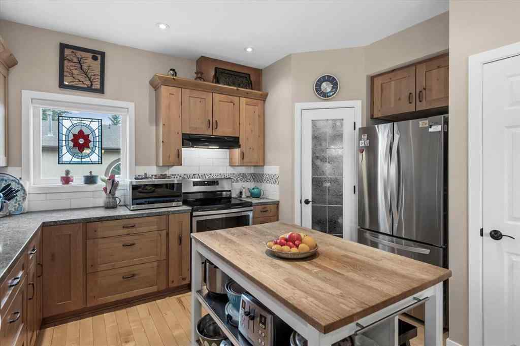 MLS® # A2270830 - 4504 70 Street NW in Bowness Calgary, Residential Open Houses