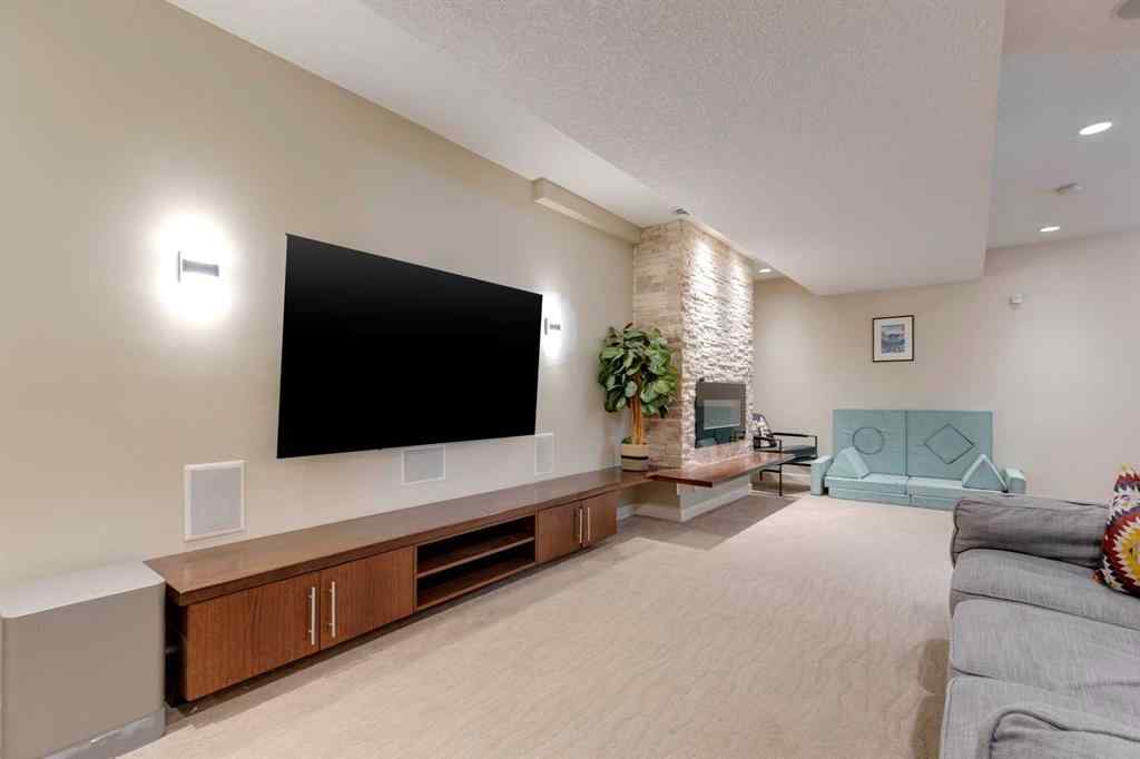 MLS® A2270831 - 722 53 Avenue SW in Windsor Park Calgary, Residential