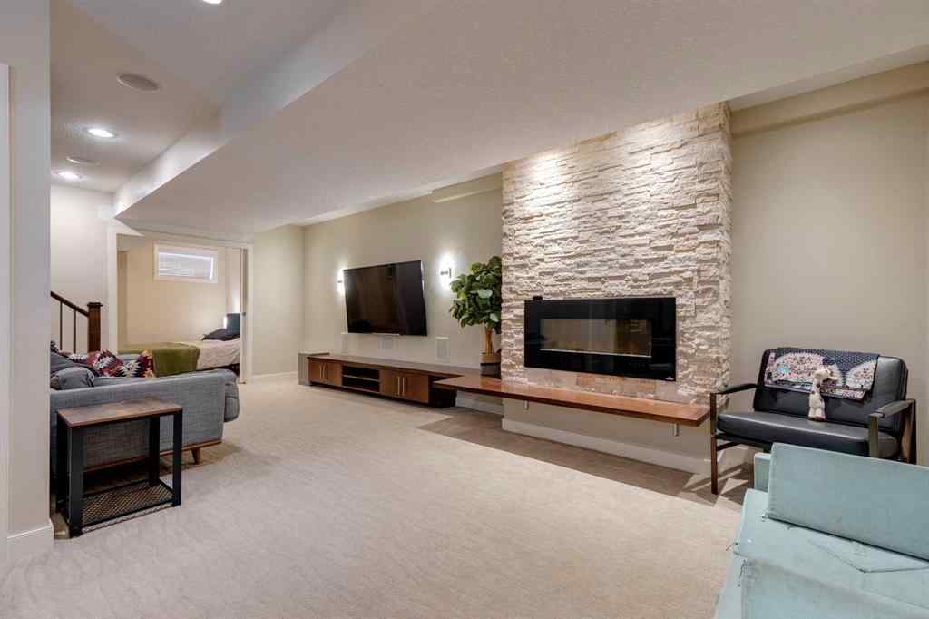 MLS® A2270831 - 722 53 Avenue SW in Windsor Park Calgary, Residential